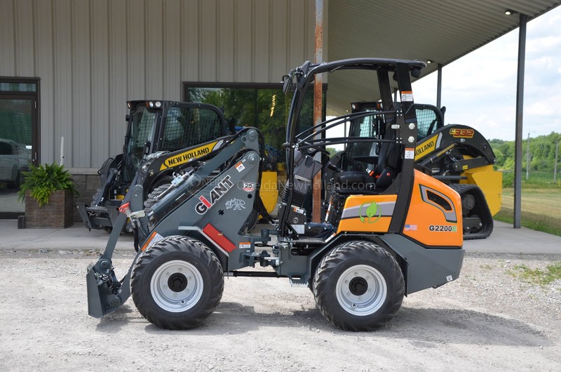 Construction and Material Handling  New Giant G2200E Wheel Loader Photo