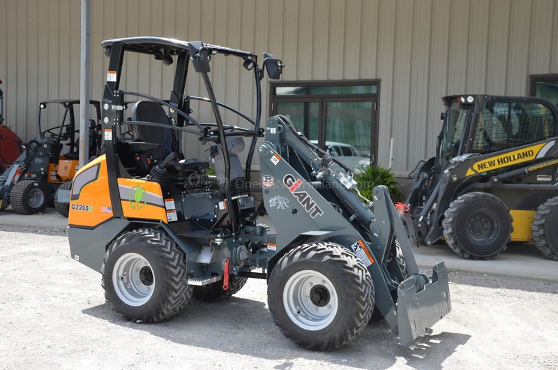 Construction and Material Handling  New Giant G2200E Wheel Loader Photo