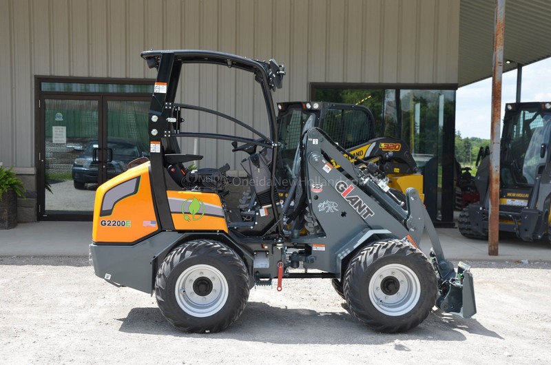 Construction and Material Handling  New Giant G2200E Wheel Loader Photo