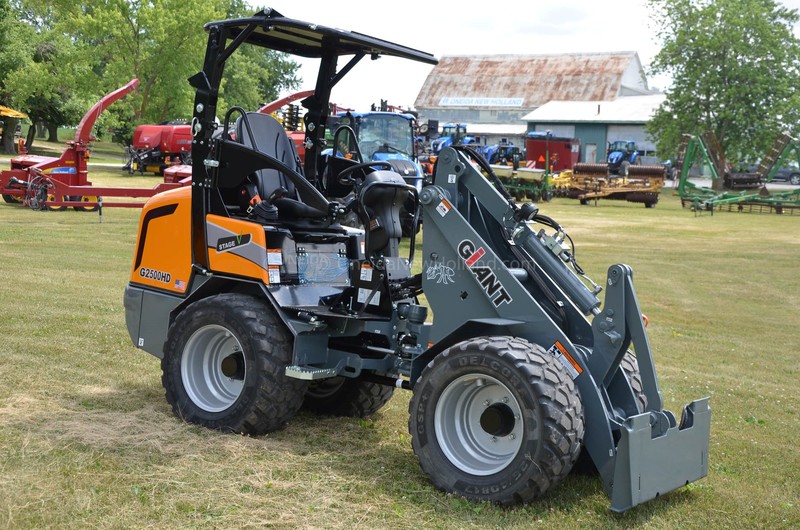 Construction and Material Handling  New G2500 HD Wheel Loader  Photo