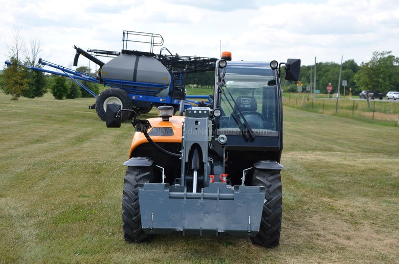 Construction and Material Handling  New Giant GT5048 Telehandler Photo