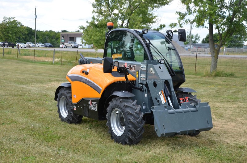 Construction and Material Handling  New Giant GT5048 Telehandler Photo