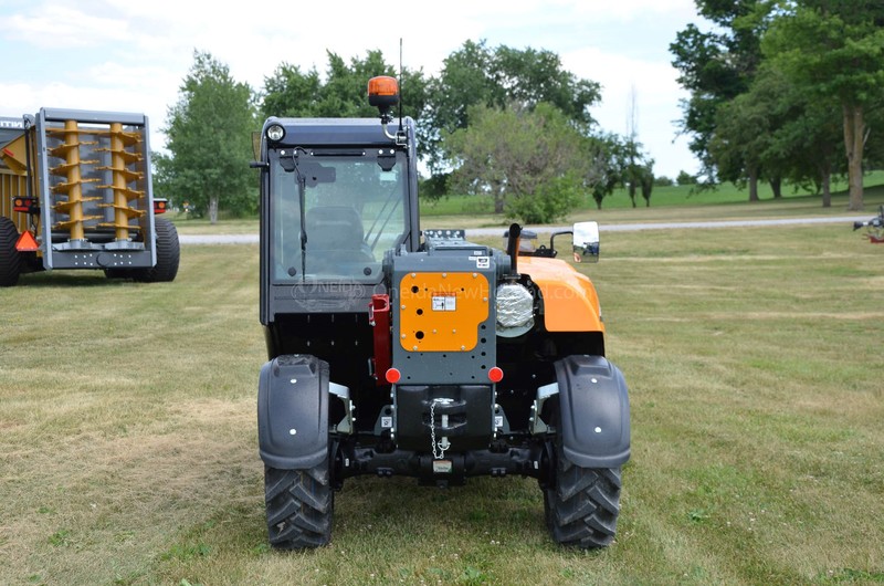 Construction and Material Handling  New Giant GT5048 Telehandler Photo