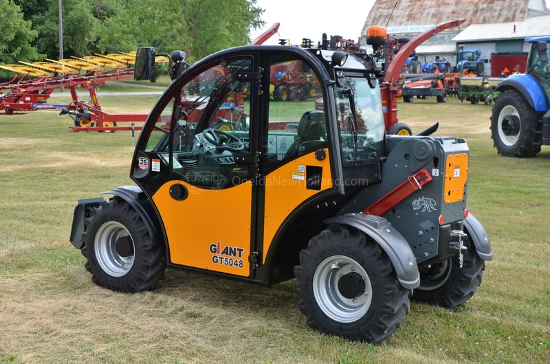 Construction and Material Handling  New Giant GT5048 Telehandler Photo