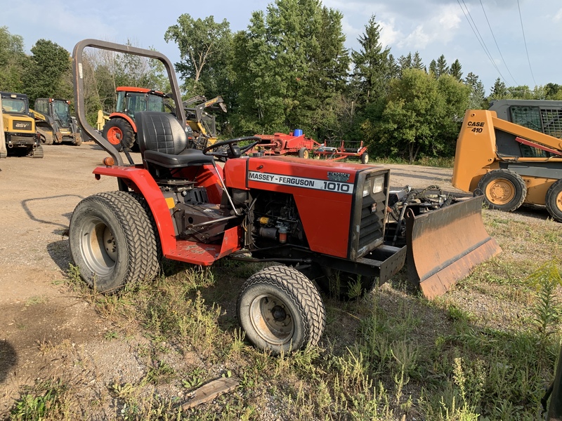 Massey Ferguson 1010 Tractor 