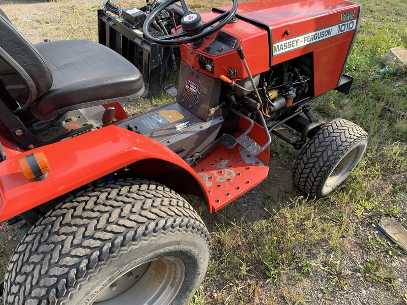 Massey Ferguson 1010 Tractor 