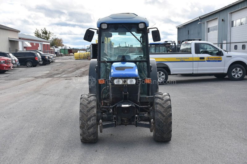 Tractors  2004 New Holland TN95F Tractor Photo