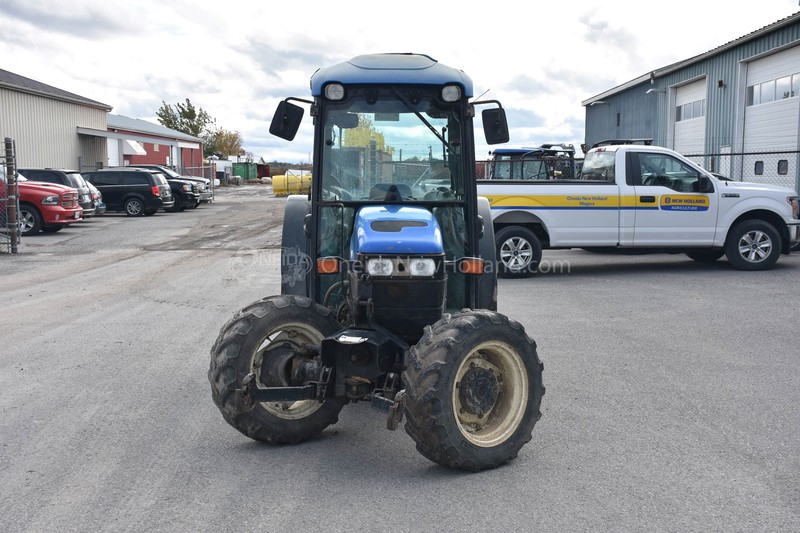 Tractors  2004 New Holland TN95F Tractor Photo