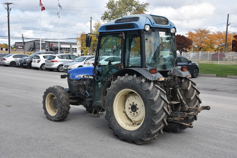 Tractors  2004 New Holland TN95F Tractor Photo