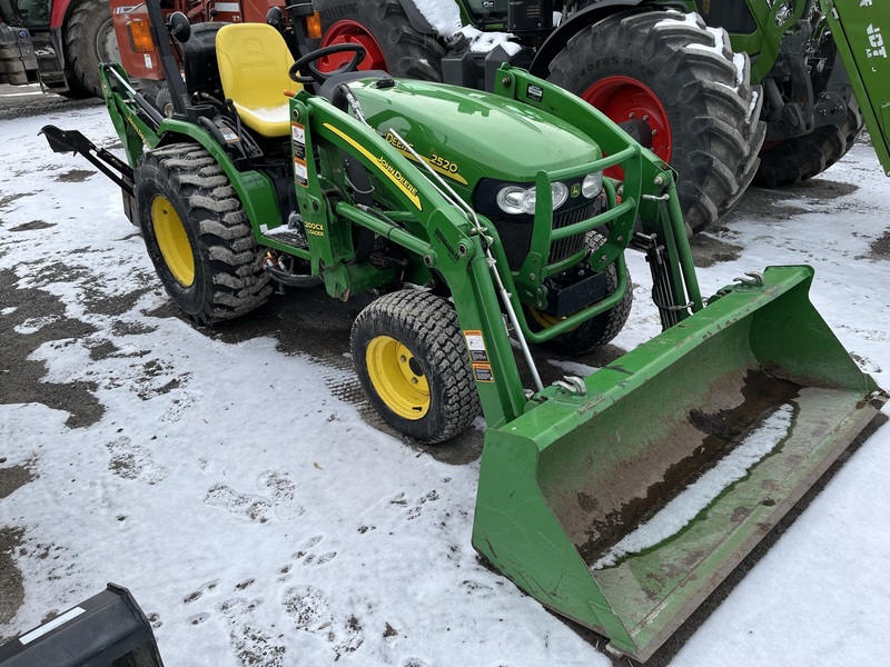 Tractors  John Deere 2520 Tractor Loader Backhoe Photo