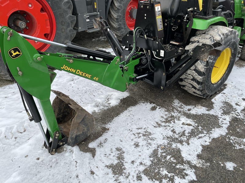 Tractors  John Deere 2520 Tractor Loader Backhoe Photo
