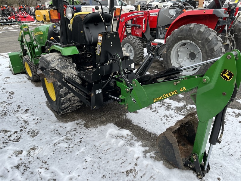 Tractors  John Deere 2520 Tractor Loader Backhoe Photo