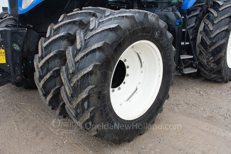 Tractors  2016 New Holland T8.350 Tractor Photo