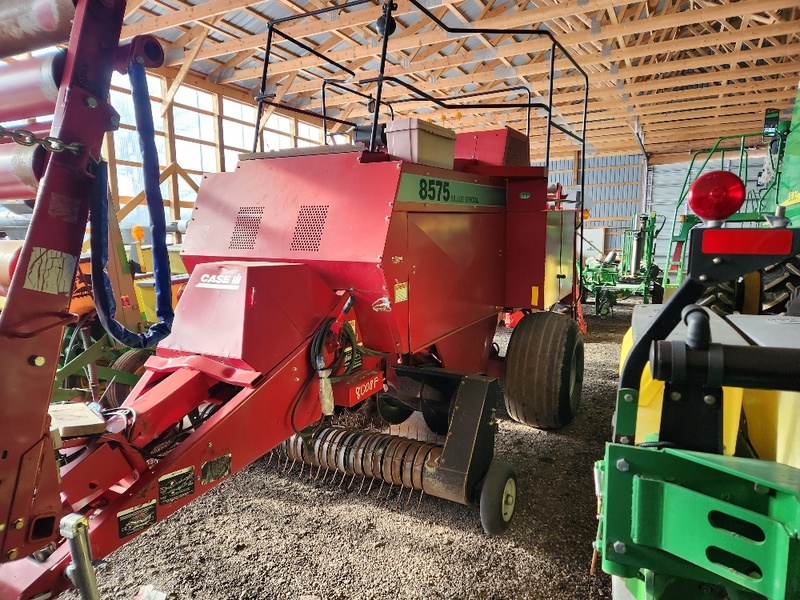 Hay Equipment  Case IH 8575 Baler Photo
