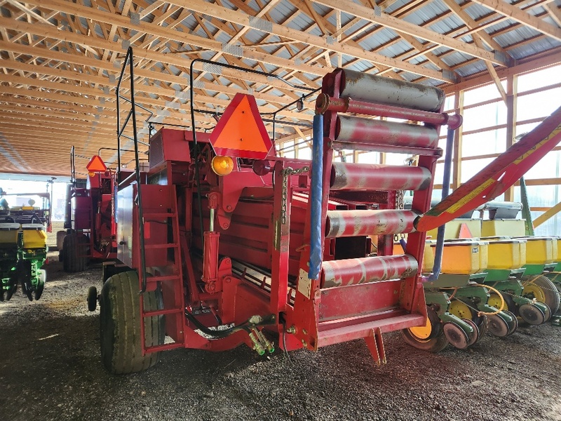 Hay Equipment  Case IH 8575 Baler Photo