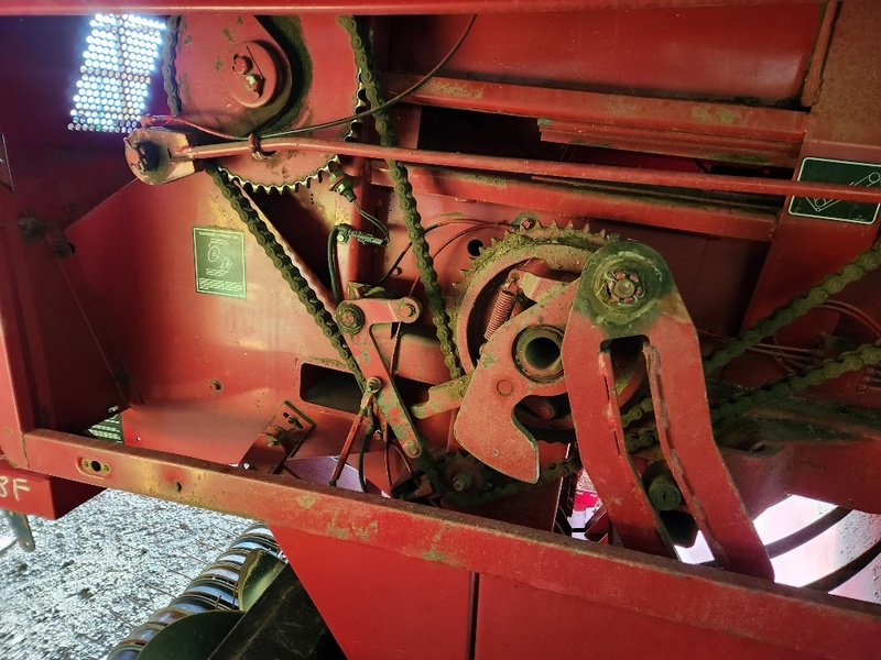 Hay Equipment  Case IH 8575 Baler Photo