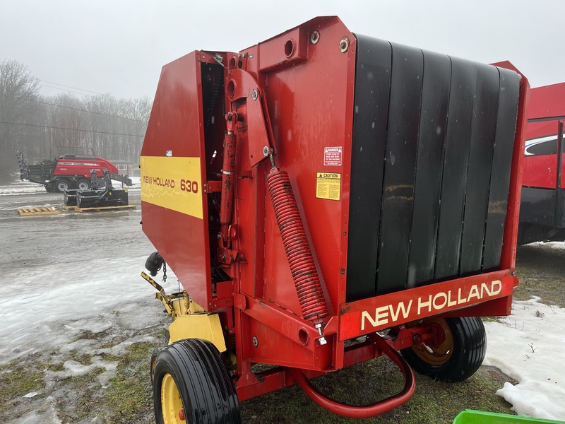 Hay & Forage  New Holland 630 Round Baler Photo