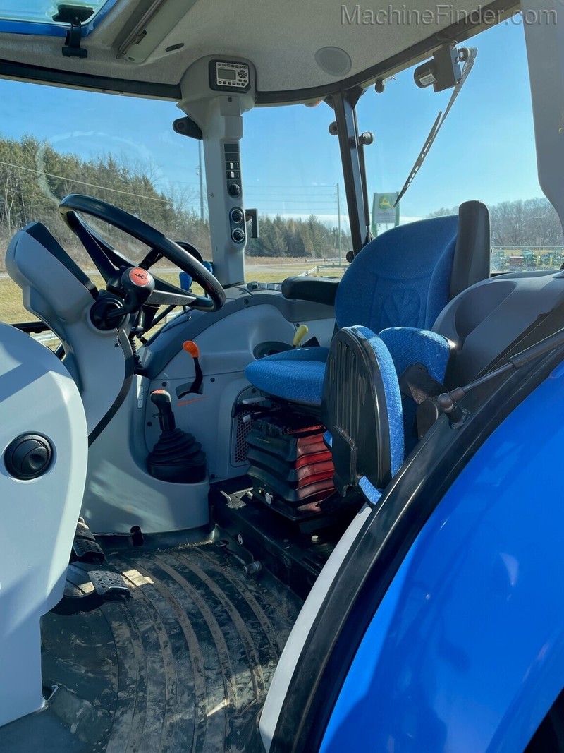 Tractors  2015 NEW HOLLAND T4.75 Tractor Photo