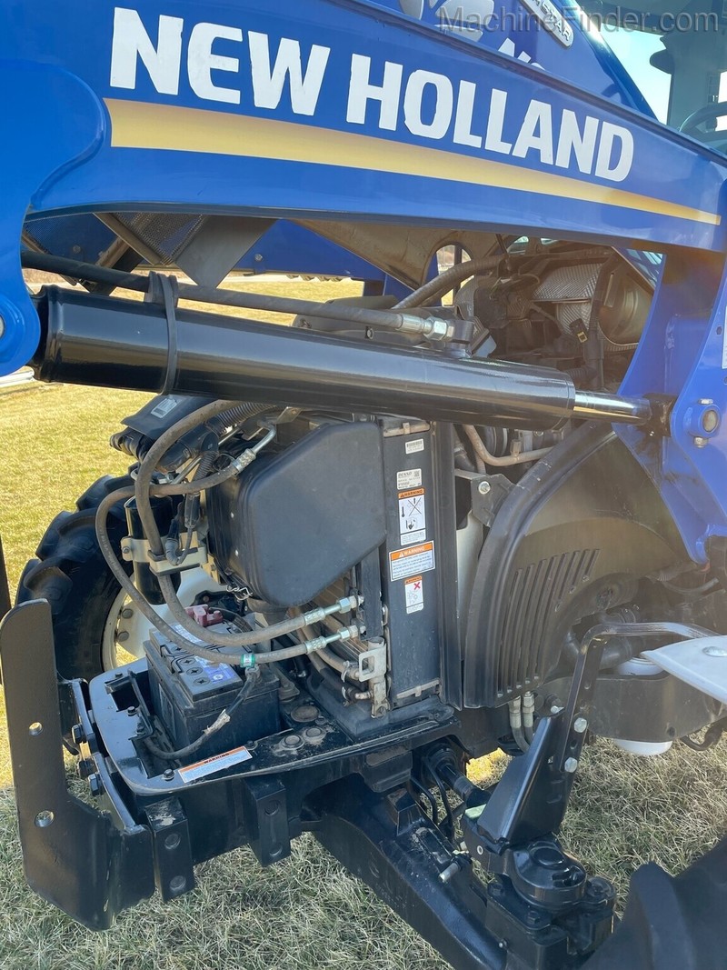 Tractors  2015 NEW HOLLAND T4.75 Tractor Photo