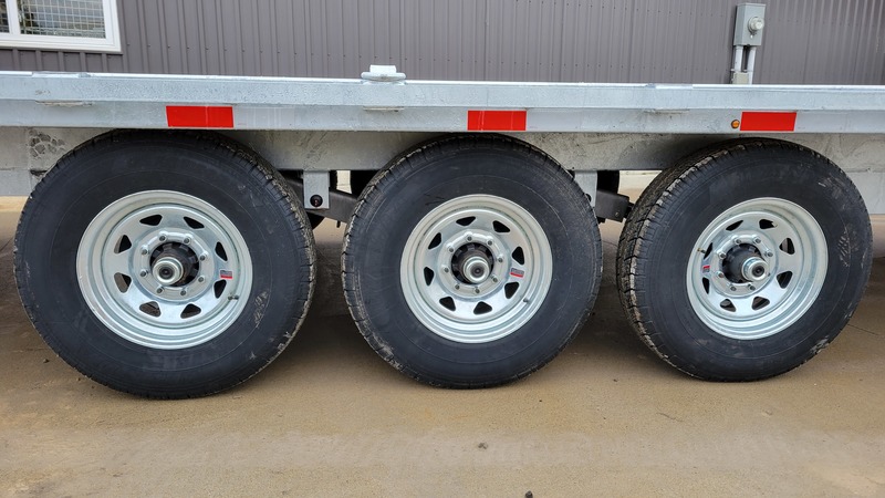 Deckover Trailers  25ft 10 Ton Deckover Float with Flip-over Ramps Photo
