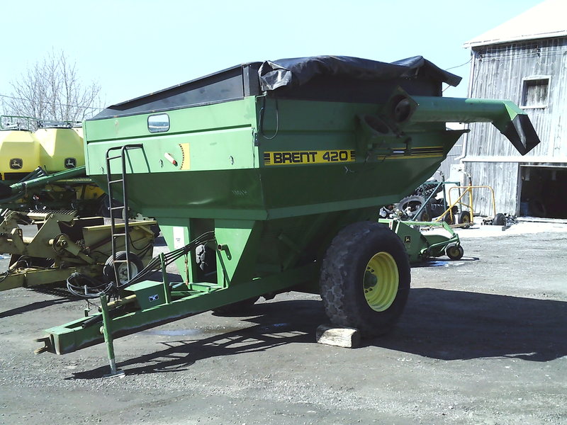 Grain Cart  Brent 420 Grain Cart Photo