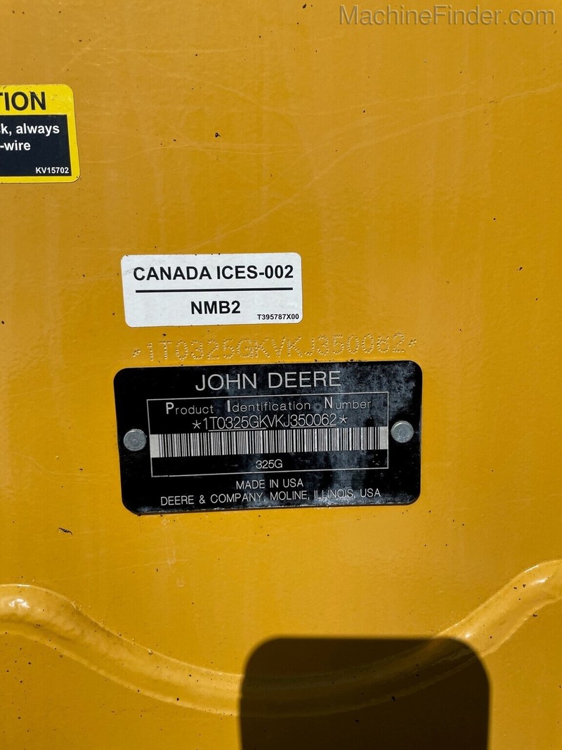 Construction  2019 John Deere 325G Skid Steer Photo