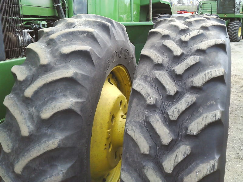 Tractors - Farm  John Deere 8450 Tractor  Photo