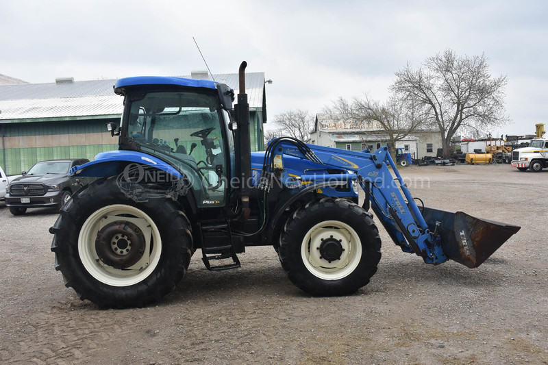 Tractors  New Holland T6030 Tractor Photo
