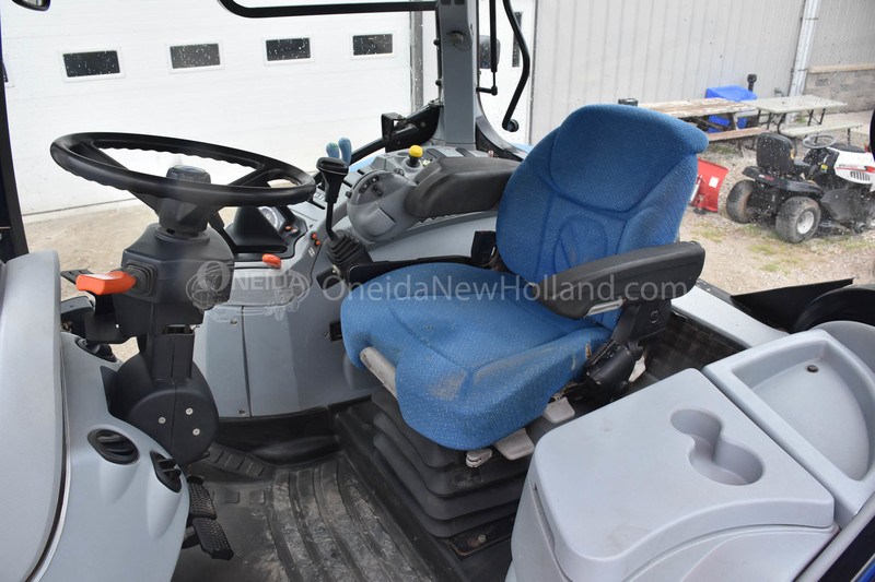 Tractors  New Holland T6030 Tractor Photo