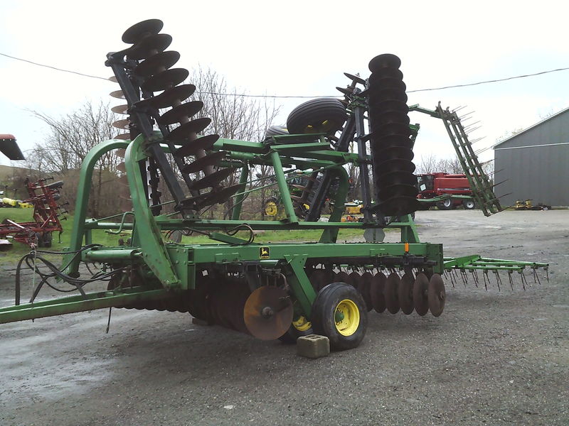 John Deere 235 Disc