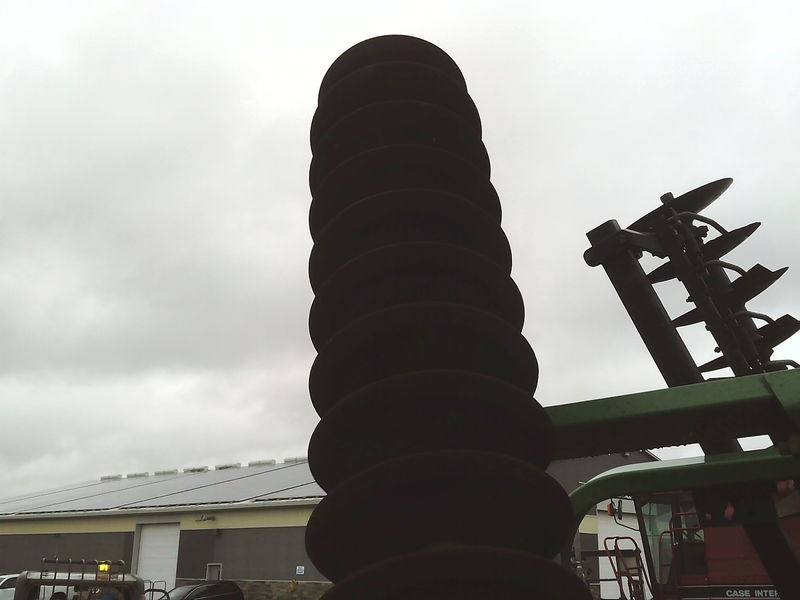 Discs  John Deere 235 Disc Photo
