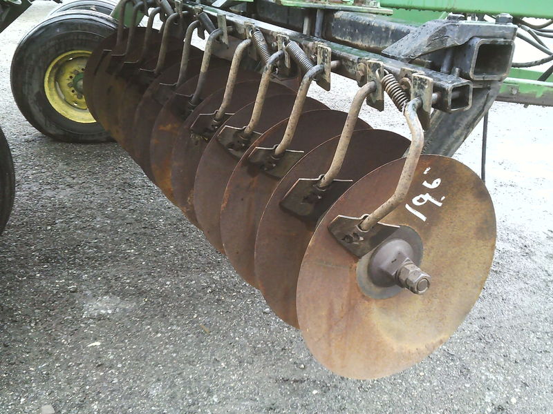 Discs  John Deere 235 Disc Photo