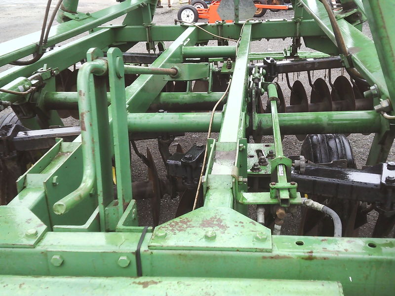 Discs  John Deere 235 Disc Photo