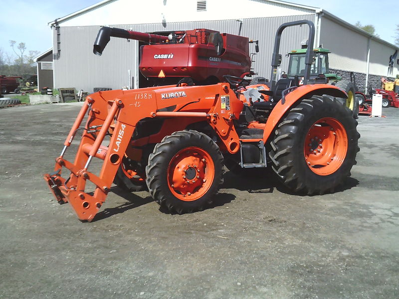 Kubota M7060 Tractor 