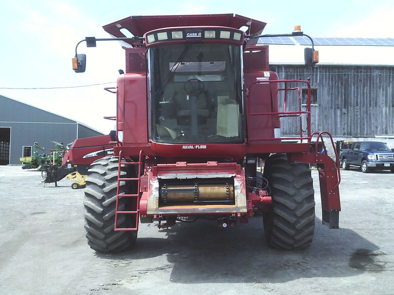 Combines & Harvesting Equipment  Case IH 2388 Combine Photo