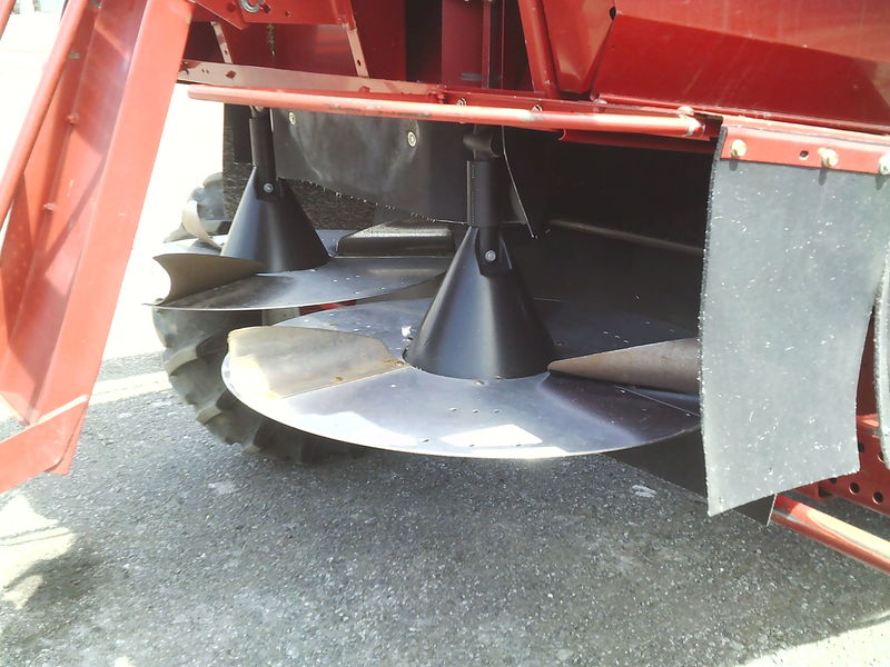 Combines & Harvesting Equipment  Case IH 2388 Combine Photo