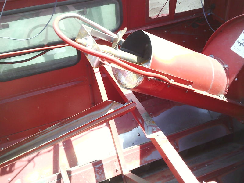 Combines & Harvesting Equipment  Case IH 2388 Combine Photo