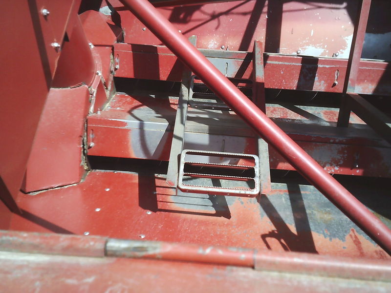 Combines & Harvesting Equipment  Case IH 2388 Combine Photo