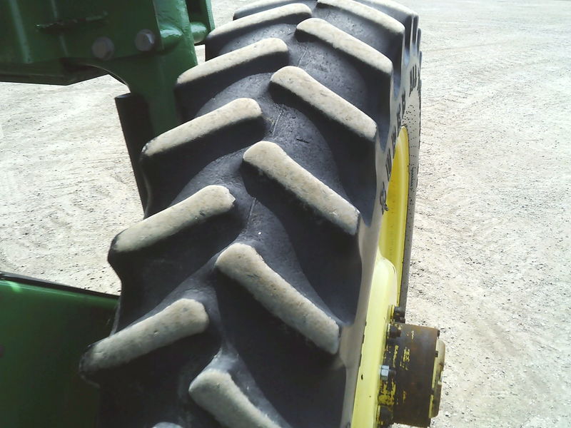 Sprayers  John Deere 4700 Sprayer Photo