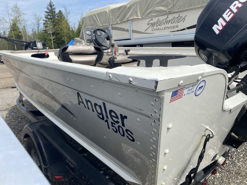 Boats  2007 Lowe Angler 150S Fishing Boat Photo