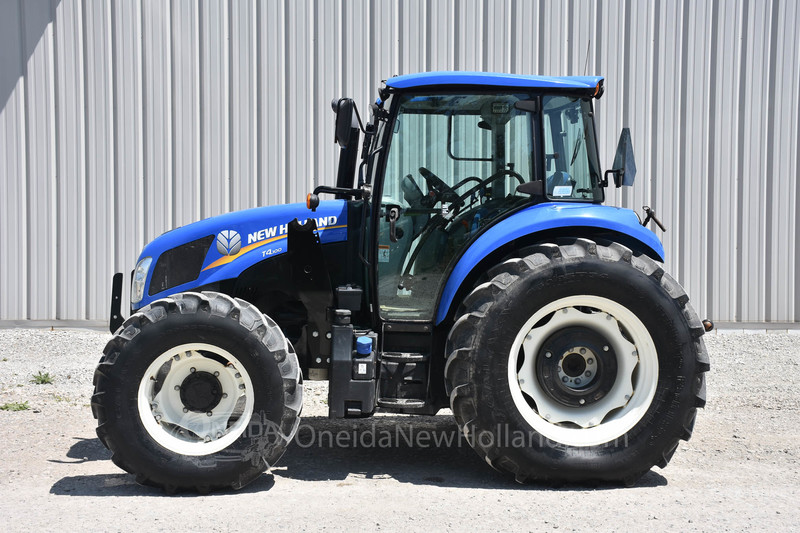 Tractors  2017 New Holland T4.100 Tractor Photo