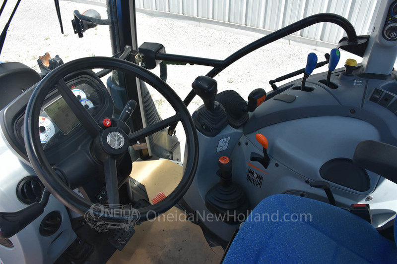 Tractors  2017 New Holland T4.100 Tractor Photo