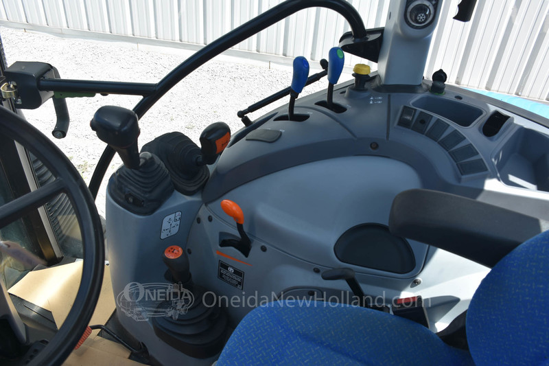 Tractors  2017 New Holland T4.100 Tractor Photo