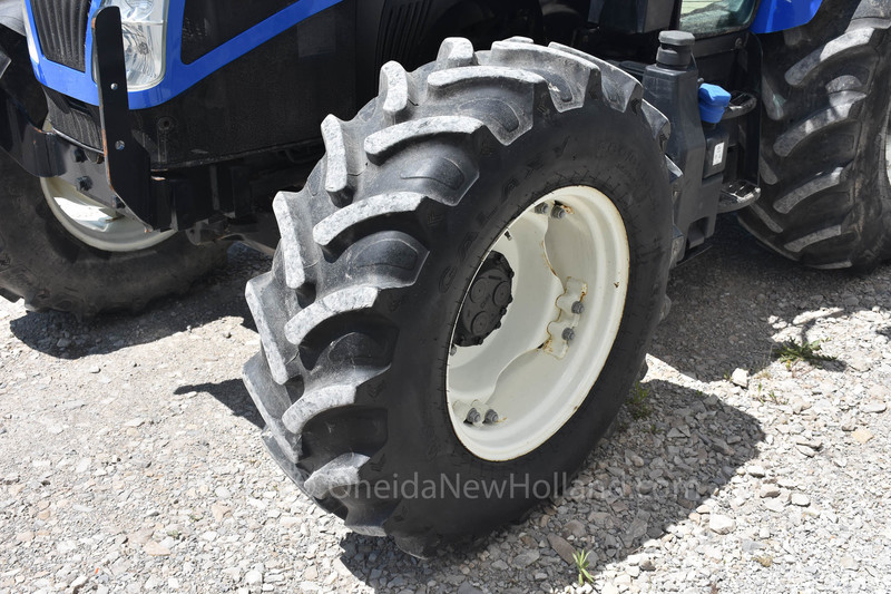 Tractors  2017 New Holland T4.100 Tractor Photo