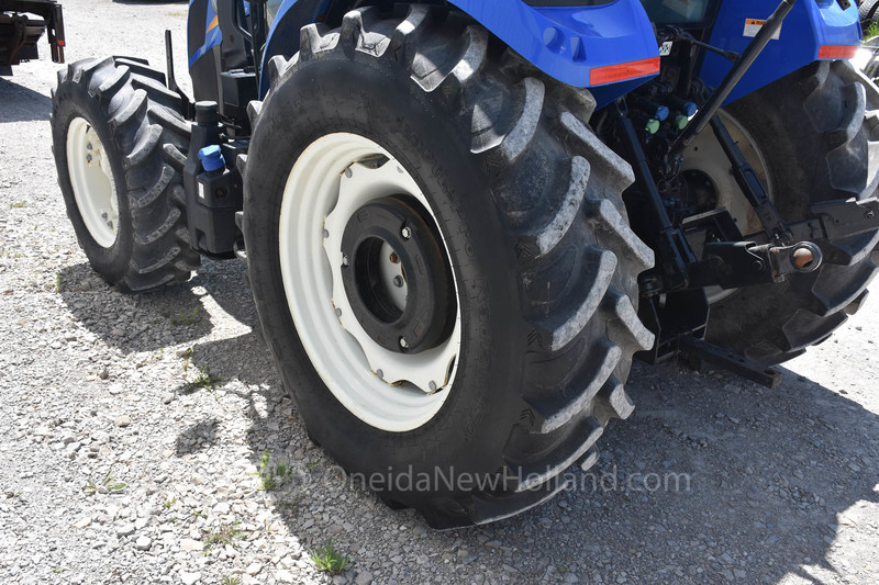 Tractors  2017 New Holland T4.100 Tractor Photo