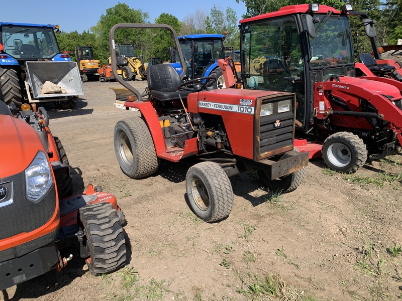 Massey Ferguson 1010 Tractor 