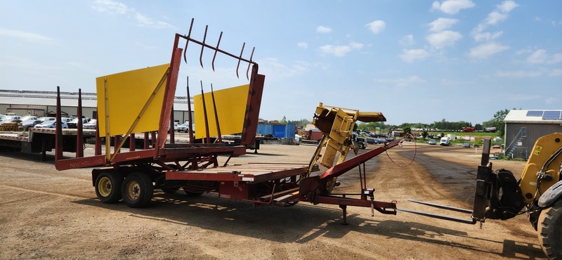 New Holland 1033 Bale Wagon