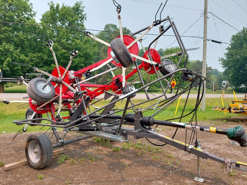 Hay & Forage  Massey Ferguson TD776T 6 Rotor Tedder Photo