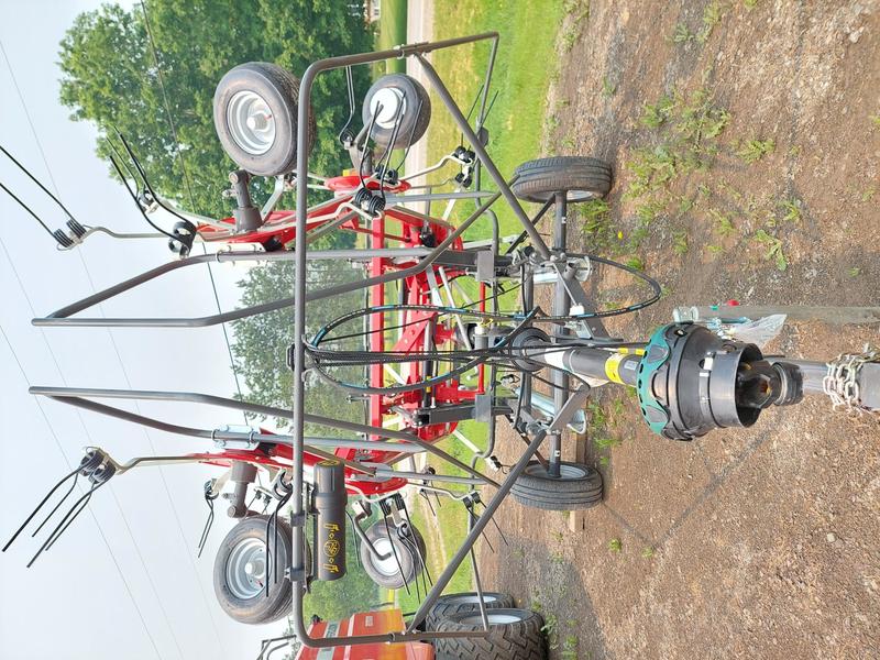 Massey Ferguson TD776T 6 Rotor Tedder