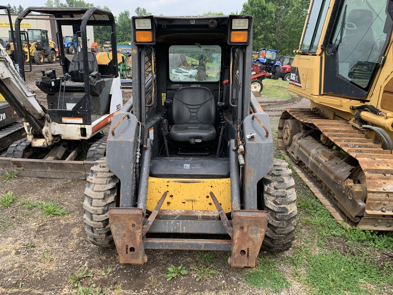 New Holland LS170 Skid Steer Loader - Brand new engine 